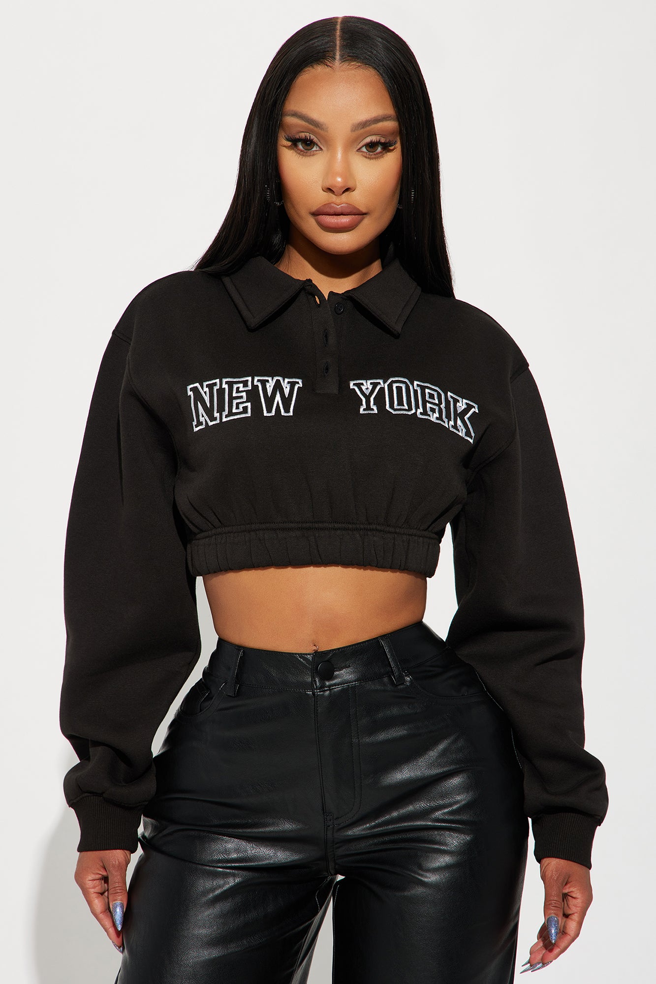 Living Better In NY Cropped Sweatshirt (Black)