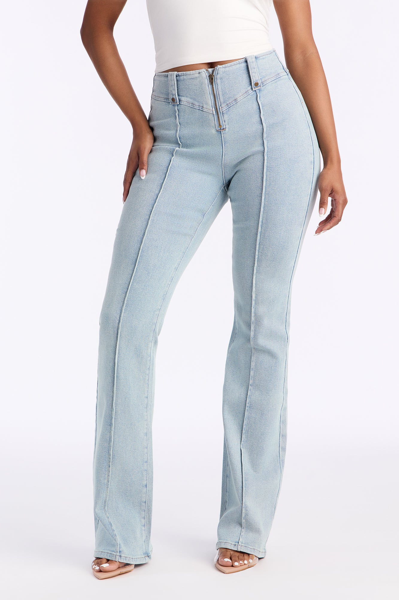 Jeans (Light Wash)